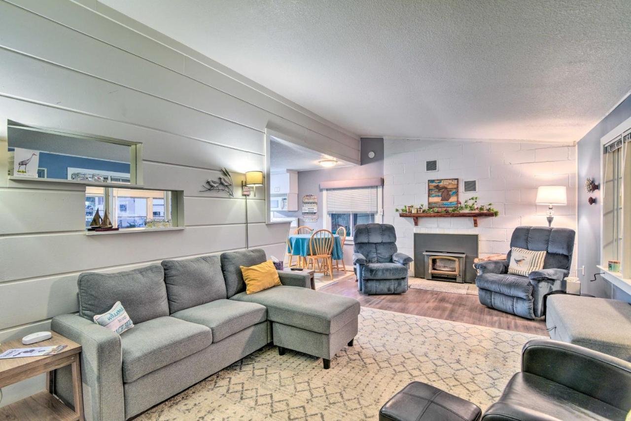 East Tawas Cabin With Lake Huron Access And Views Extérieur photo