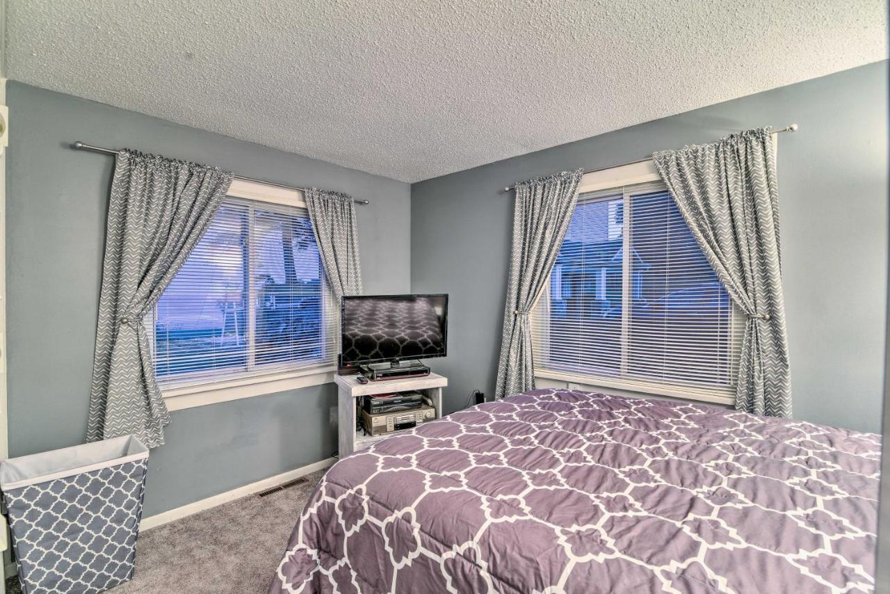 East Tawas Cabin With Lake Huron Access And Views Extérieur photo