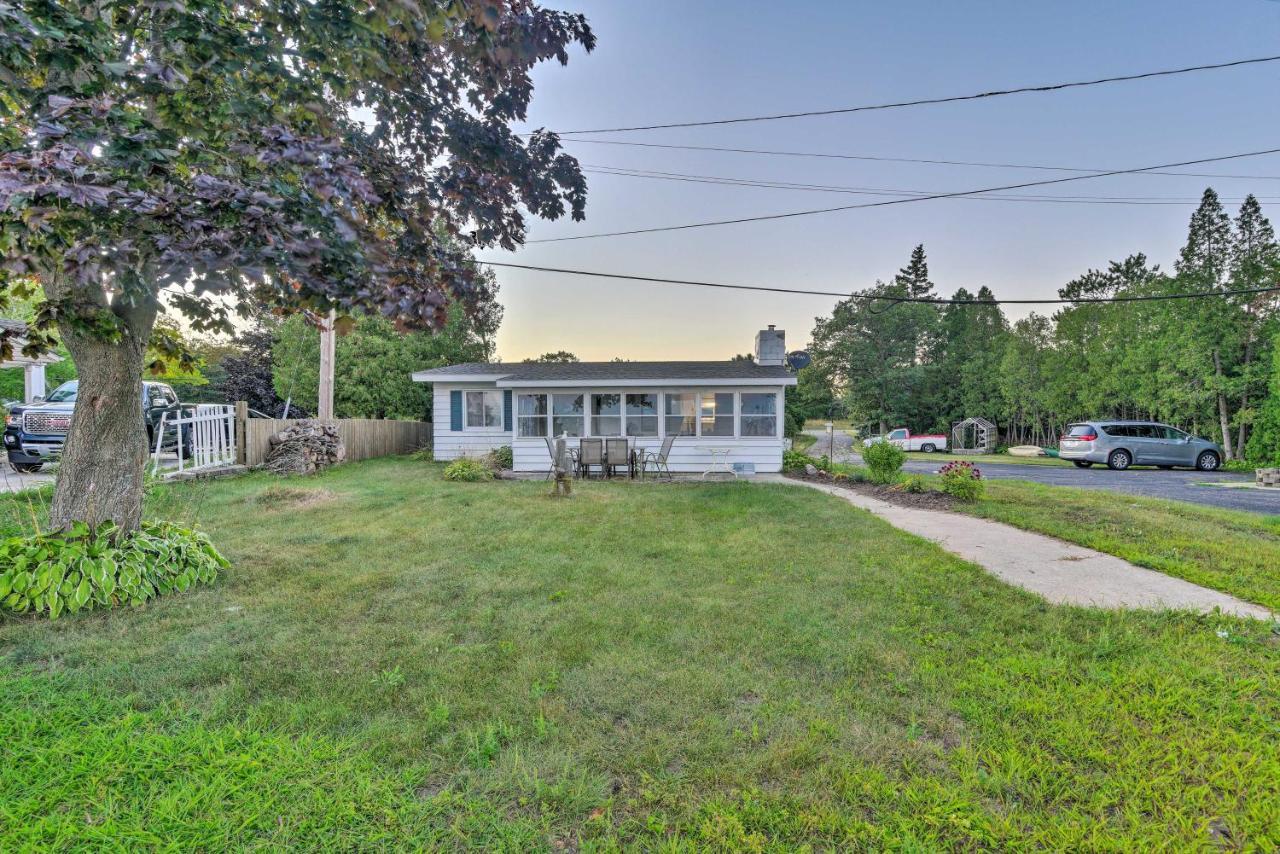 East Tawas Cabin With Lake Huron Access And Views Extérieur photo