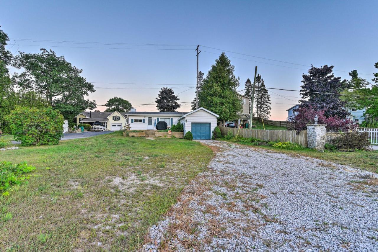 East Tawas Cabin With Lake Huron Access And Views Extérieur photo